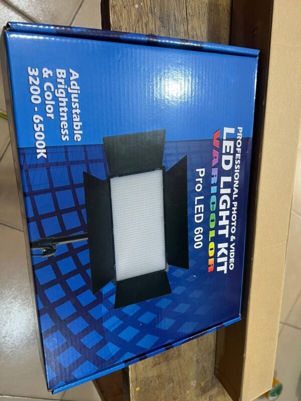 PRO LED 600 with tripod and batery