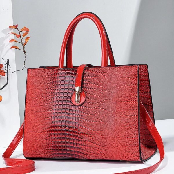B53052EE-0F05-4F86-80C4-679386CA7785.jpeg Adezah bag