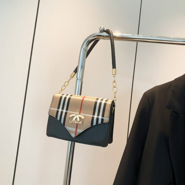 D9F1F91B-3F70-4ABA-9C0F-61A0D02B5A80.jpeg Kassy bag