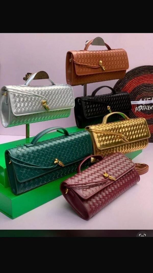 4f78c7f0-ef78-47e3-8899-a773a17cbea9 Bottega LUXURY (BOXED)