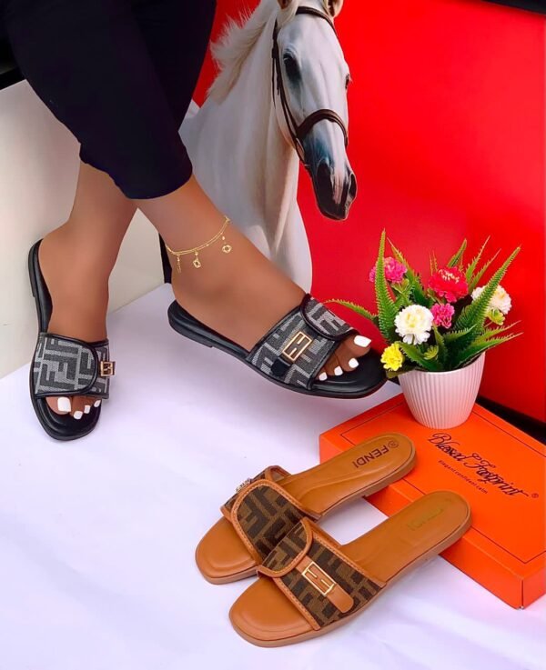 1a0ef196-e2cf-4b99-95f6-bd6fdb553cca Fendi slide