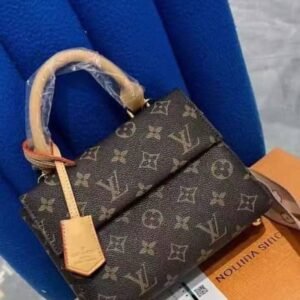 bf576d83-2416-43af-8ad0-151fb53208c4 LV D (boxed)