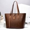 Maxi leather tote