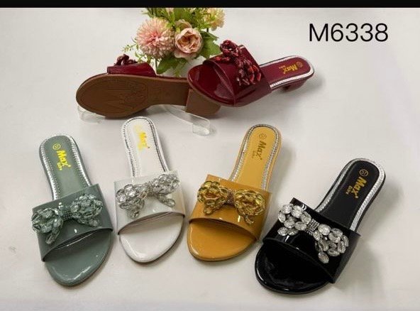 837dffa0-8d99-418e-885c-658341a4b8e0 M6 bead slippers