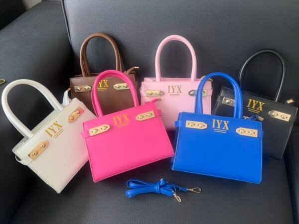 4272 IXY bag